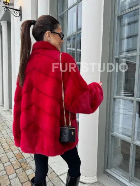 Полушубок норковый в гранатовом оттенке - фото 4