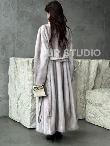 Светлая шуба из натуральной скандинавской норки - фото 5