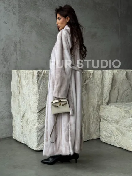 Светлая шуба из натуральной скандинавской норки - фото 8