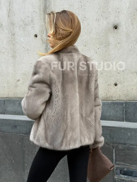 Короткий норковый жакет - фото 6