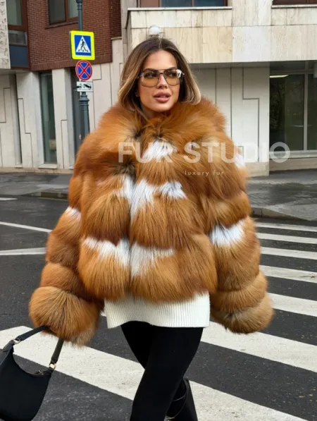 Шуба из лисы с капюшоном - фото 7