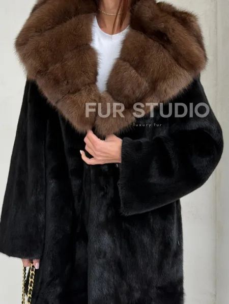Черная шуба в роспуск с капюшоном соболь - фото 2