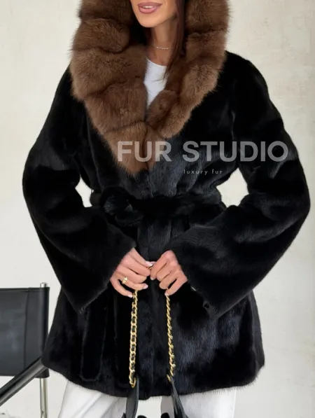 Черная шуба в роспуск с капюшоном соболь - фото 3