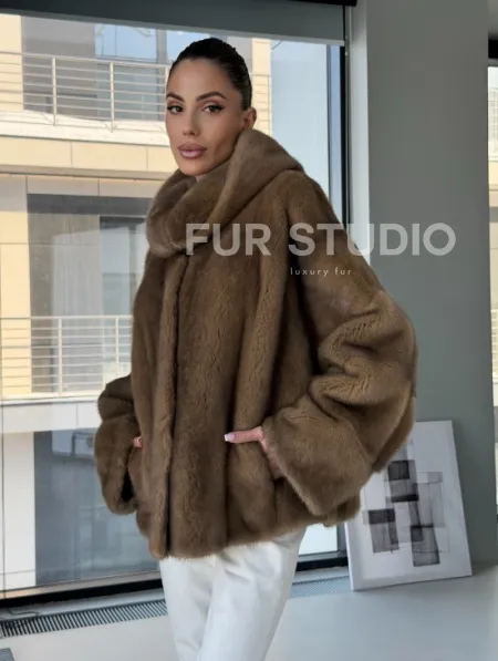 Женский норковый полушубок с капюшоном - фото 13