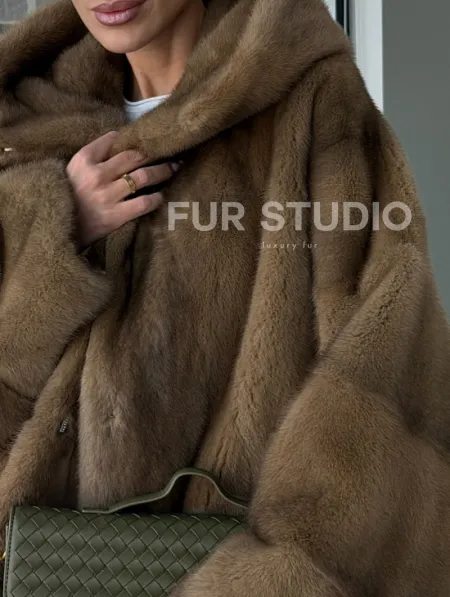 Женский норковый полушубок с капюшоном - фото 1