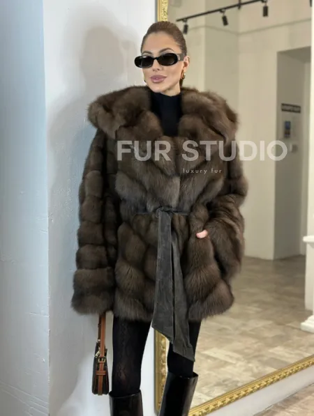 Шуба из меха куницы Dark с капюшоном - фото 1