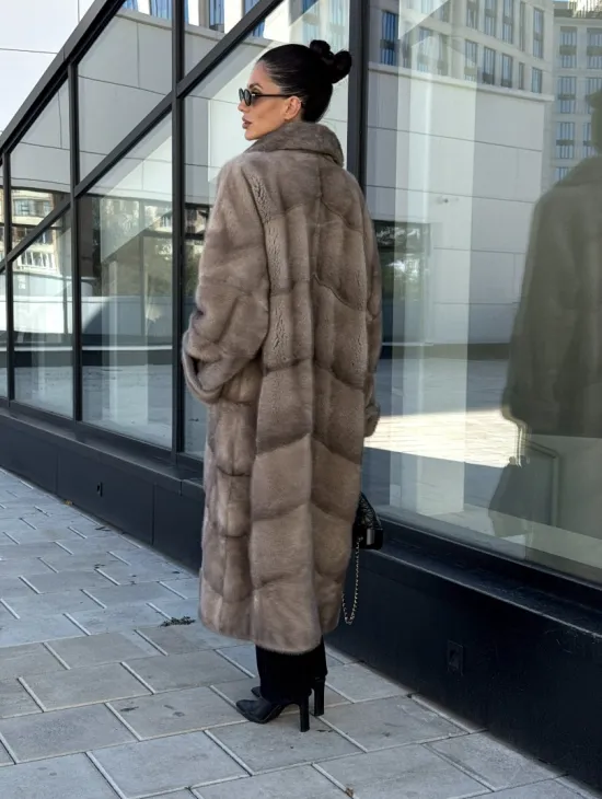 Шуба из меха норки в стиле «Oversize» - цвет сильвер - фото 9