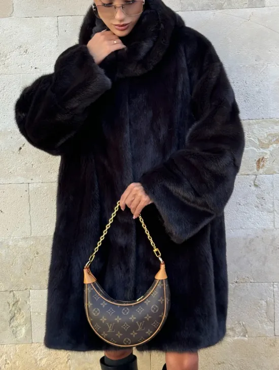 Шуба из аукционной норки с капюшоном роспуск - цвет уголь - фото 6