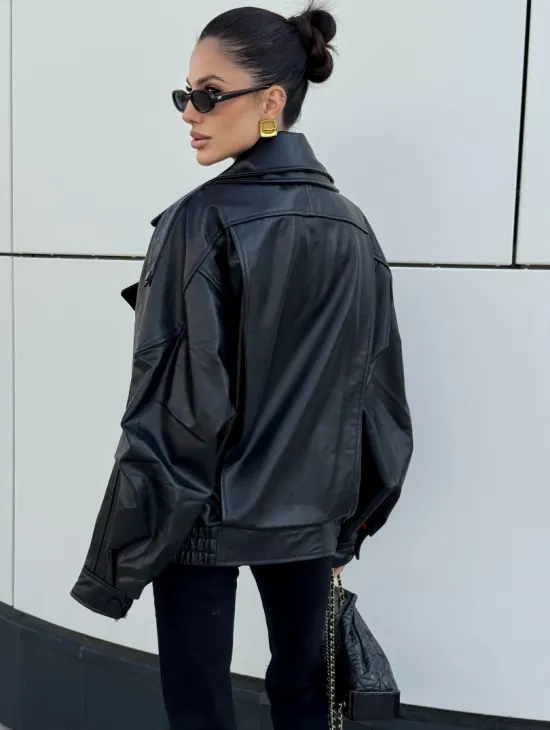 Женская кожаная куртка с двойным воротником, пышными рукавами реглан - фото 8