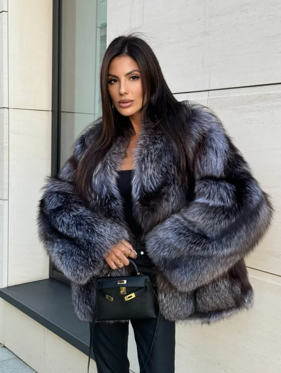 Шуба из меха чернобурки с английским воротником, цельные пластины - серая - фото 8