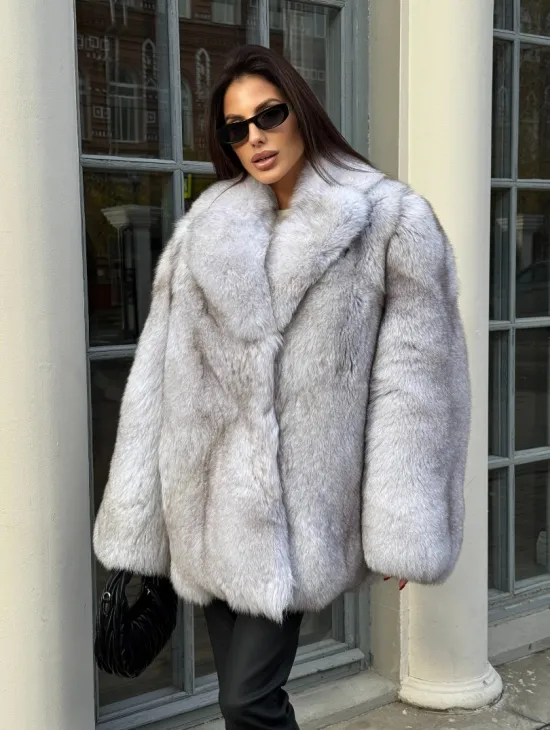 Шуба из аукционного меха финского песца, цельные пластины - фото 3