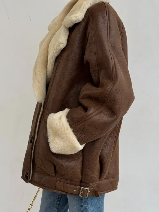 Коричневая женская винтажная дубленка на пуговицах - фото 11
