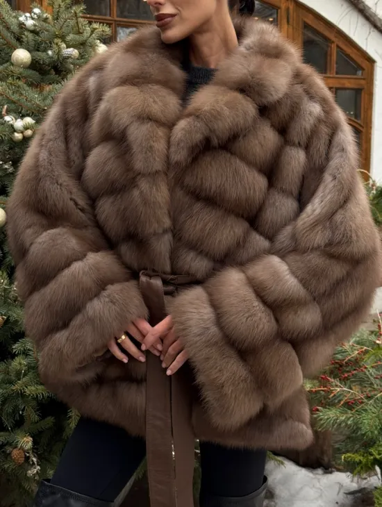 Полушубок оверсайз из меха куницы с английским воротником - фото 2