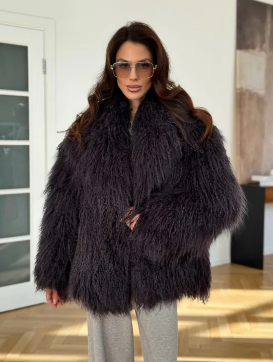 Полушубок из меха ламы в цвете графит - фото 5
