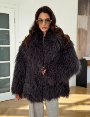 Полушубок из меха ламы в цвете графит - фото 5
