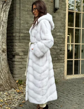 Белая норковая шуба с капюшоном - фото 5