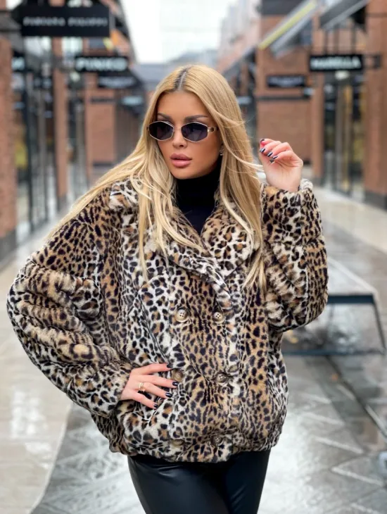Короткая шуба под леопард из экомеха - фото 1