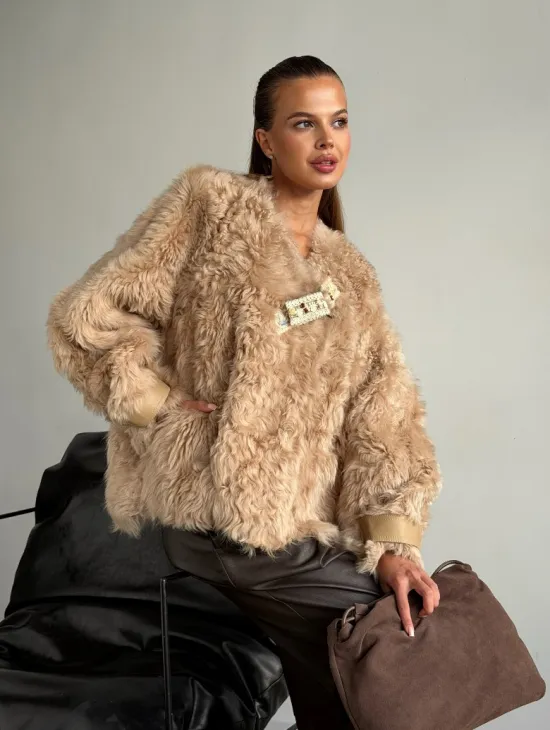 Короткая куртка из овчины - фото 13