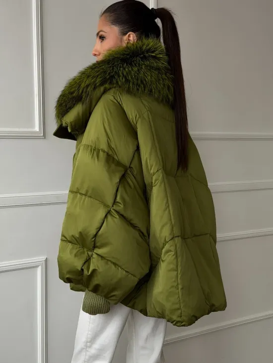 Женский стеганный пуховик с воротником чернобурки - фото 6