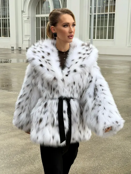 Шуба из лисьего меха под рысь с капюшоном - фото 12