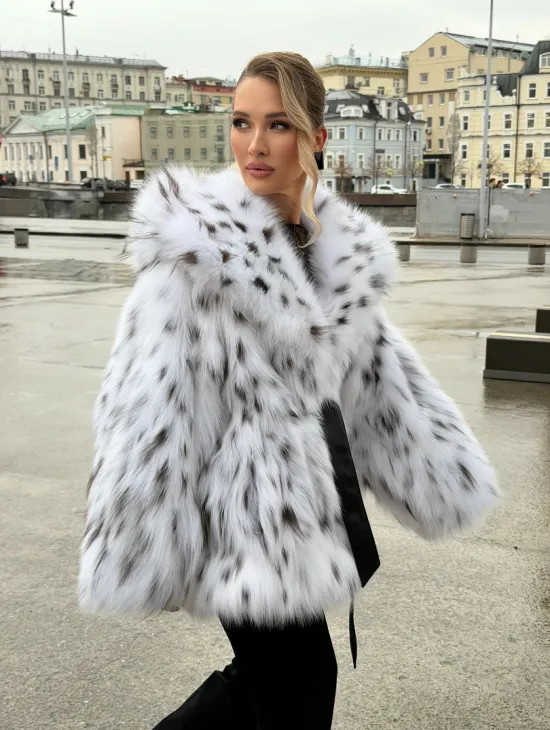 Шуба из лисьего меха под рысь с капюшоном - фото 16