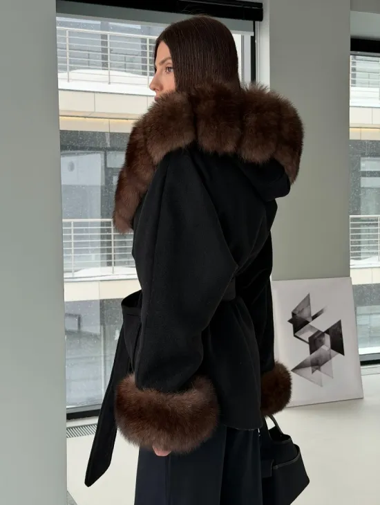 Пальто с капюшоном из финского песца - фото 9