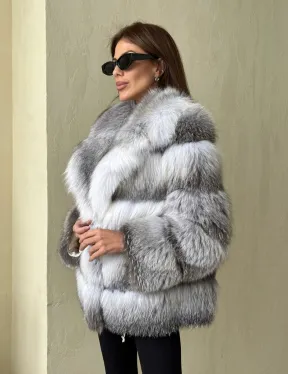 Шуба из меха арктической лисы - фото 1