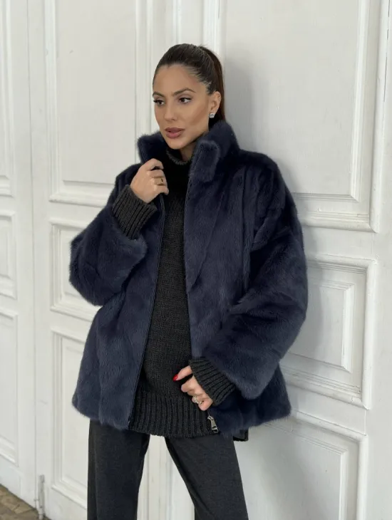 Короткая норковая шуба на молнии, стойка воротник - цвет черника - фото 4